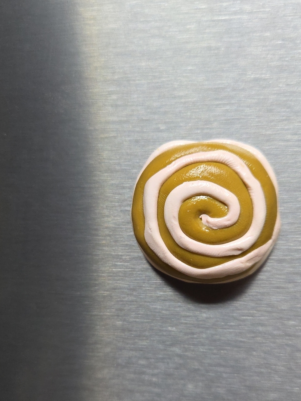 Handmade Clay Cinnamon Roll Magnet - Picture 3 of 3